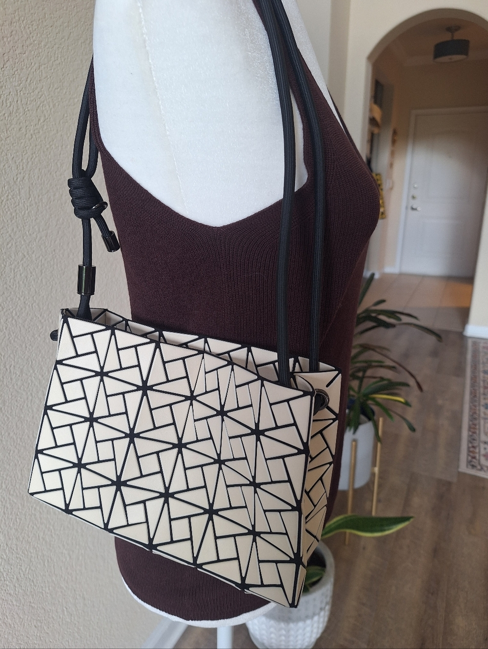 Cream Geometric Crossbody Bag - Women Unbranded